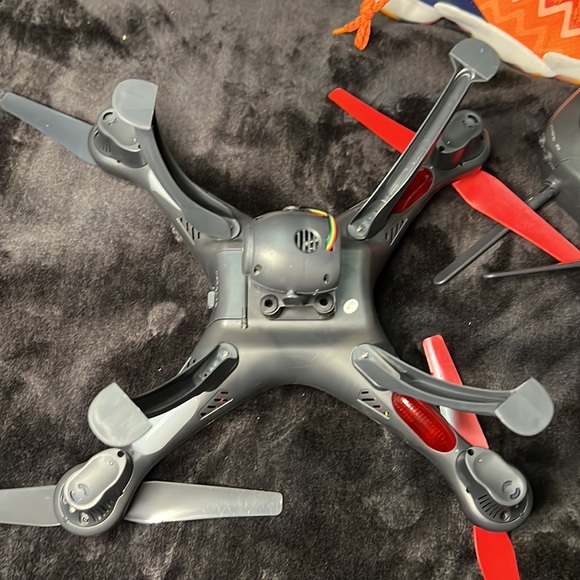 Drone with camera - Picture 2 of 4